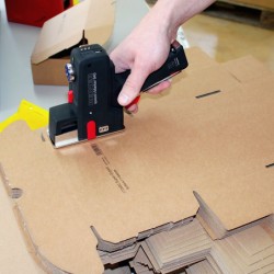 Reiner R940 para marcar sobre todo tipo de materiales